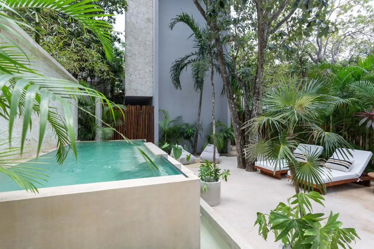 Kanak Unique Tulum 0*,